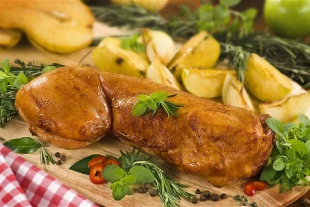 кролик запеченный в духовке. крольчатина блюдо. кролик запеченный в духовке. зайчатина в соусе. мясо кролика блюдо.