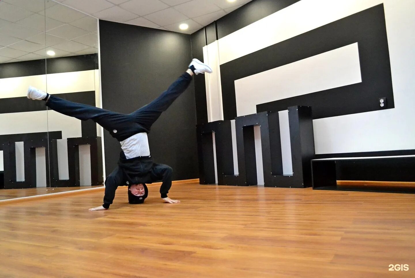 Танец радости. Джейк олсон (jake olson), сша. Танец души. Танцующие жизнь. Танцующая девушка.