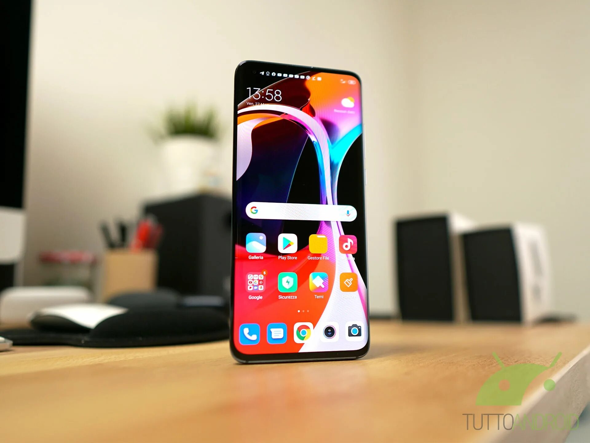 Самые компактные флагман сяоми. Топовый xiaomi 2024. Бронесмартфон. Ксяоми 2024. Топовый xiaomi 2024.