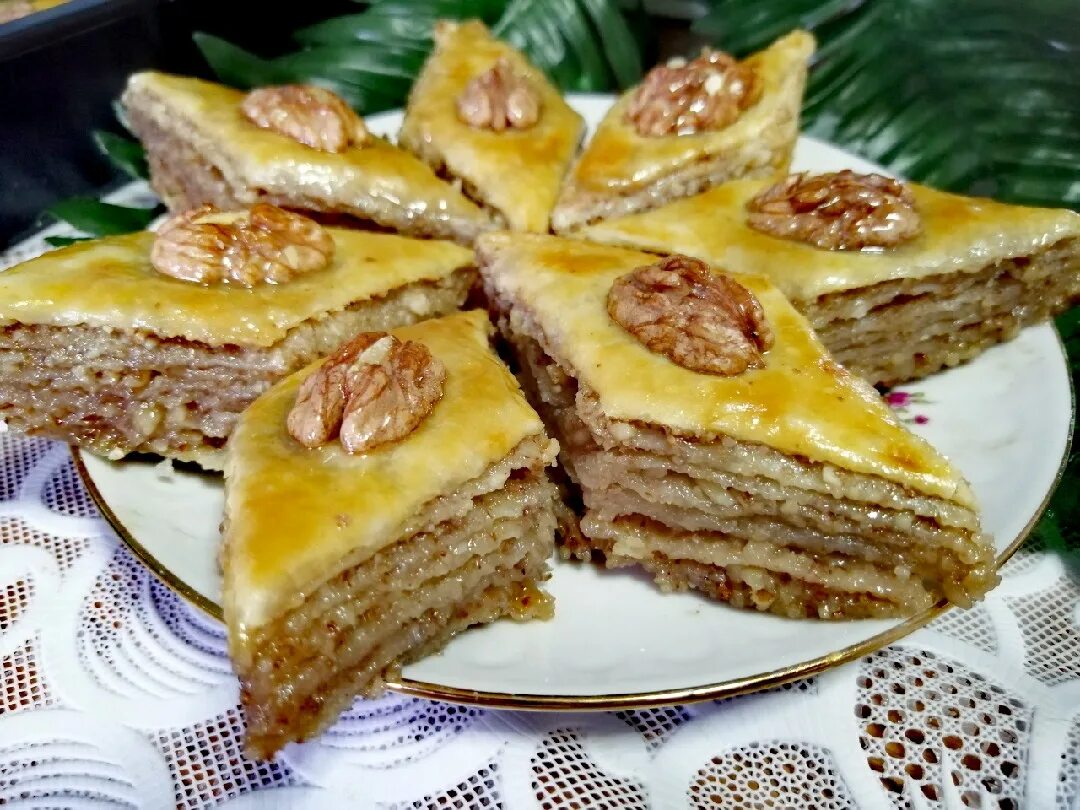 Пахлава арабская. Пахлава дрожжевая. Пахлава баклава. Пахлава дрожжевая рецепт. Пахлава азербайджанская.