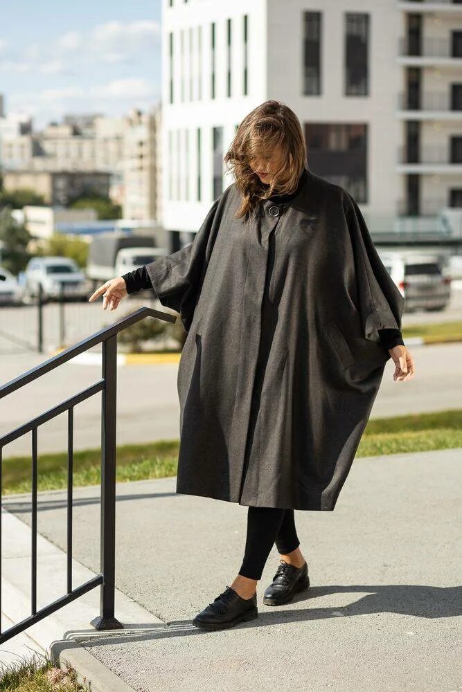 Что значит оверсайз в одежде. Elis oversize пальто. стиль оверсайз. пальто оверсайз 2025. пальто elis оверсайз.