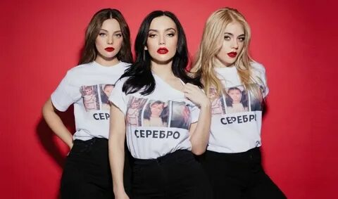 Қисық денелі аналар мен ұлдар бейнеленген порно