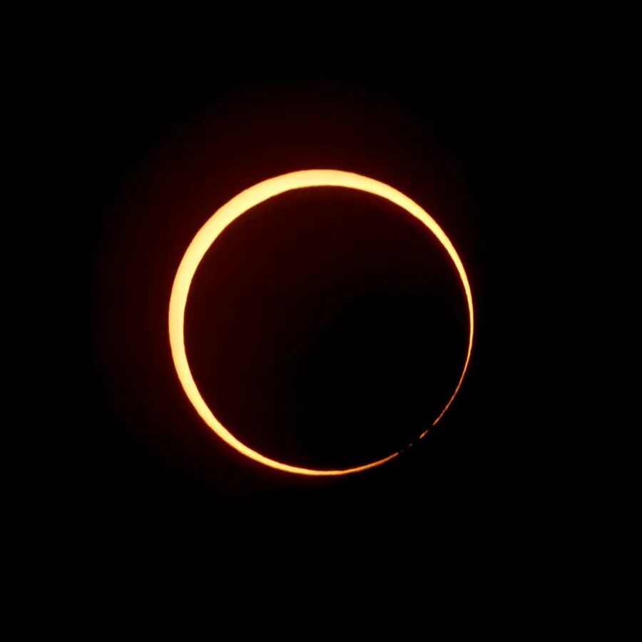 Кольцеобразное затмение 2021. "Ring of Fire" Solar Eclipse. Eclipse Solar затмение. Кольцеобразное солнечное затмение.