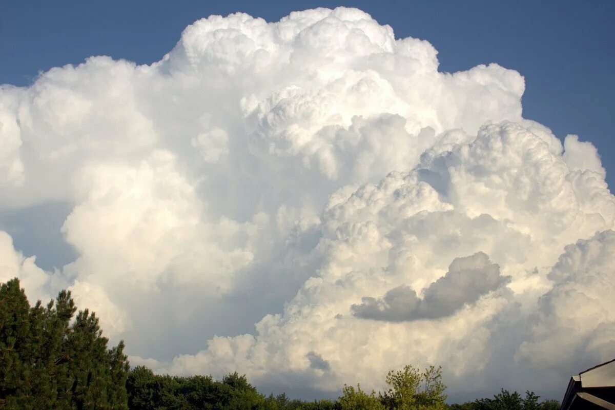 Кучевые дождевые облака. Кучевые (Cumulus, cu). Кучевые Кучевые облака. Громадная туча