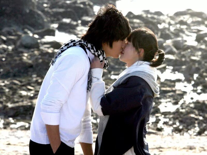 мальчики после ягодок