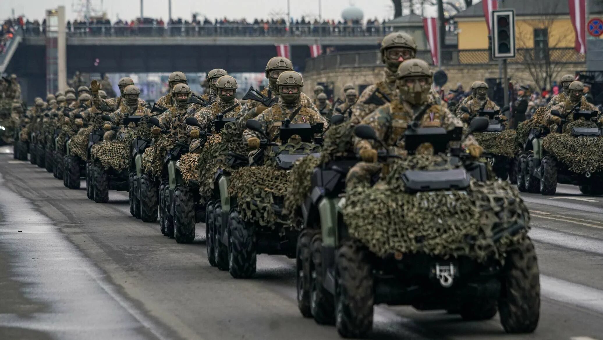 Ввс латвии. Парад победы в латвии. военный парад в прибалтике. армия латвии. эстонский военный парад.