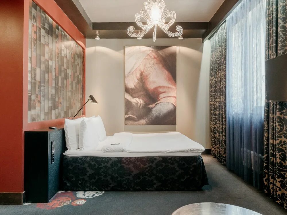 Sonya radisson st. Radisson соня спб. Petersburg ресторан. Radisson sonya бассейн. Sonya radisson st.