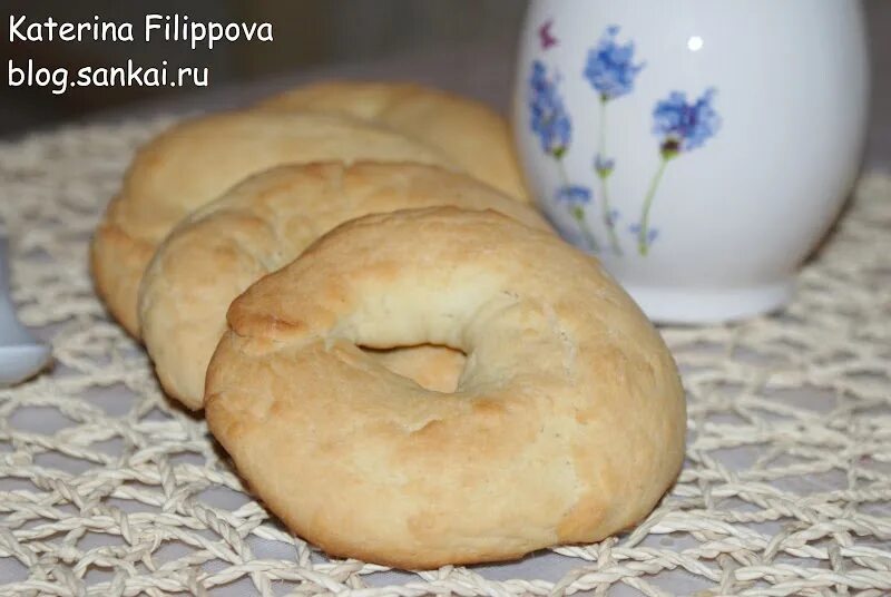 сметанные калачики. калачи на сметане. калачики сдобные. пресные калачики. калачи рассыпчатые.