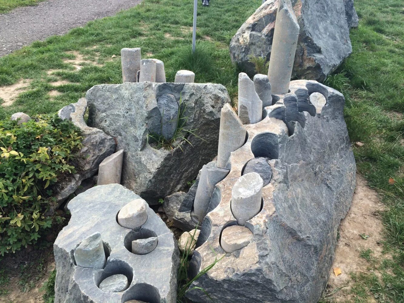 сад камней минск. «сад камней памяти и славы» тула. камень парк где. дендрологический парк гончарка. камень парк где.