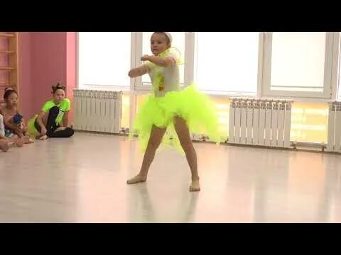 Цыпленок пи танец. Пи пи танец. Пипи танец реальная жизнь. Юные титаны pee. Юные титаны вперёд пи пи танец.