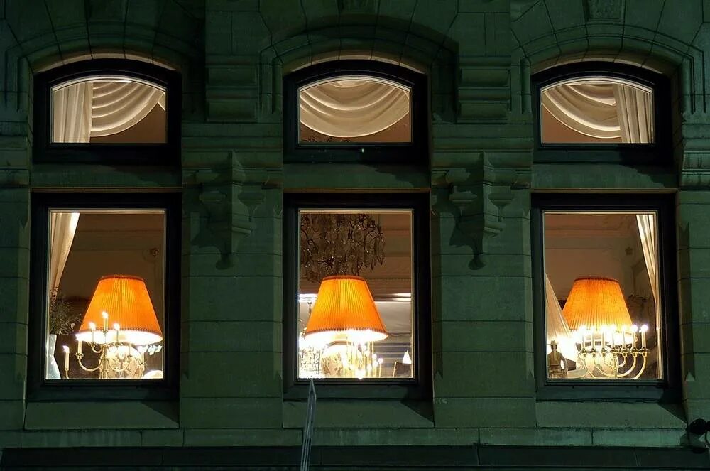 Lamp windows