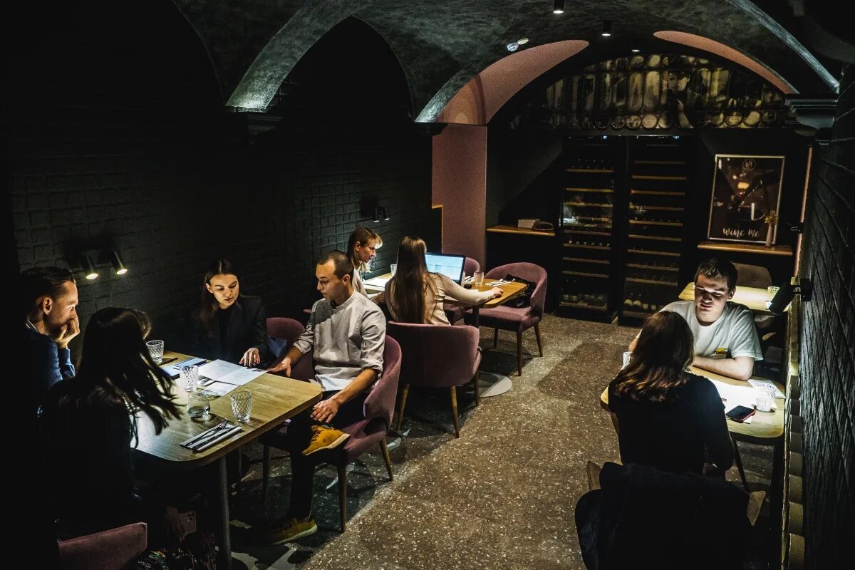 Дозори кафе магнитогорск. Бар в мексиканском стиле. Бара ий рог. Бара ий рог. Wine me казань.