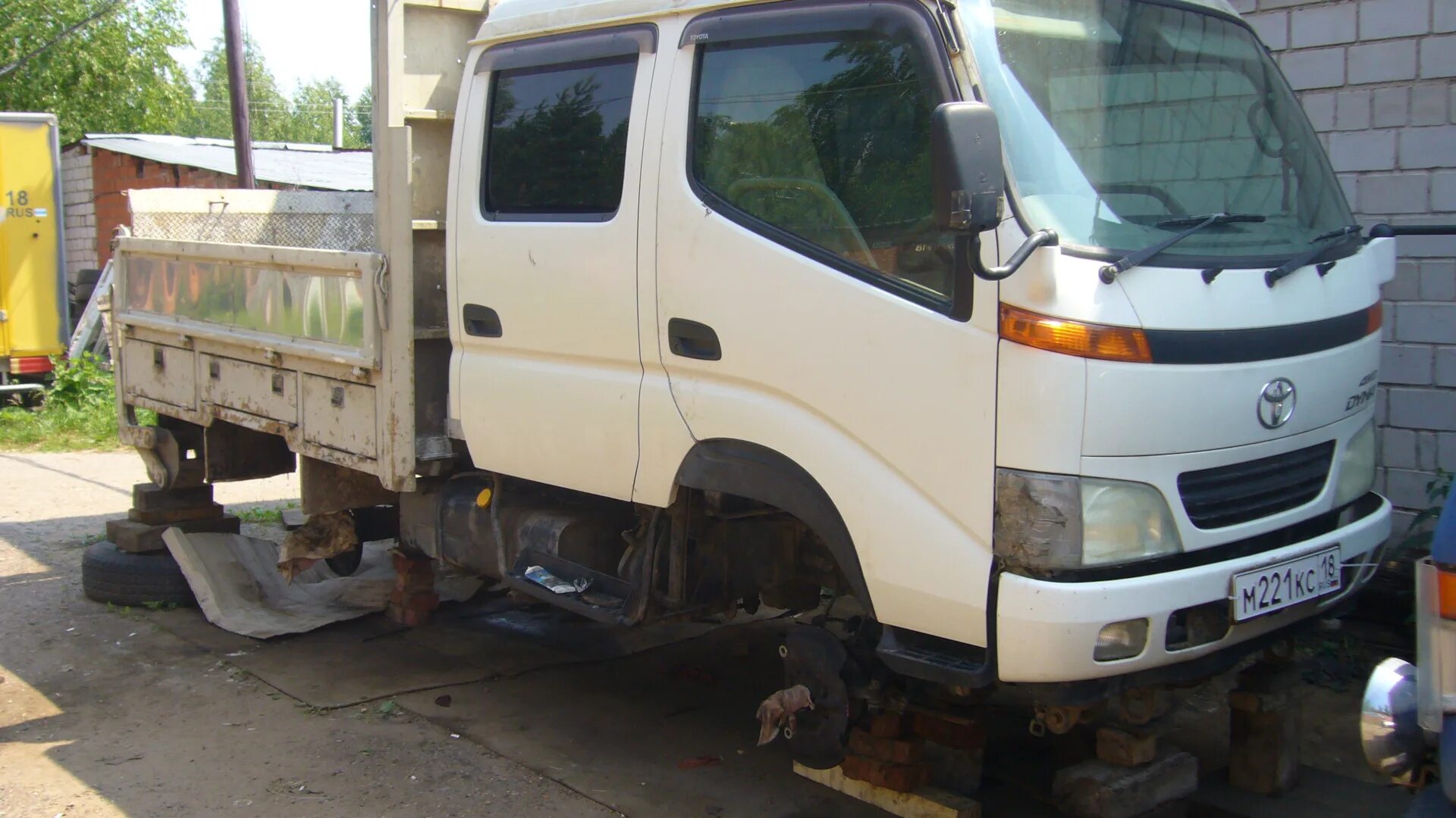 Тойота дюна 4х4 купить. Toyota Dyna 4wd. Toyota Dyna 4wd двухкабинный. Тойота Дюна 4 ВД. Toyota Dyna 4wd 1992.