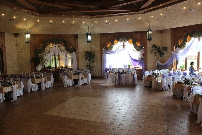 Царицыно банкетный зал усадьба. Ресторан усадьба на маршака. Ресторан усадьба на маршака. Кафе усадьба псков. Усадьба ресторан москва.