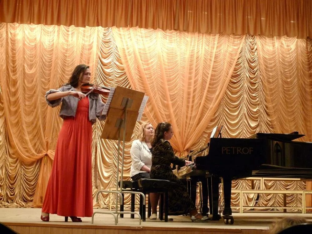 таганрогское муз училище. музыкальный колледж таганрог. фортепианный отдел таганрогского муз. таганрогский музыкальный. биг бэнд ижгту.