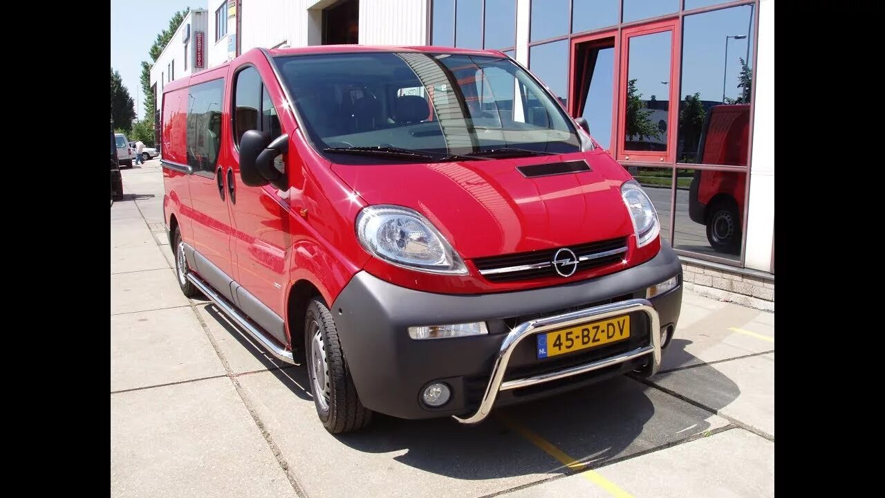 Опель трафик. Opel Vivaro Nissan Primastar. Opel Vivaro Nissan Primastar Renault Trafic. Рено трафик Опель Виваро Ниссан Примастар. Nissan Primastar 2007.