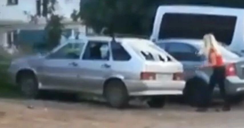 Жена изменила в машине видео. Соблазняет в машине. Жена изменила в машине видео. Жена изменила в машине видео. Изменяет в машине.