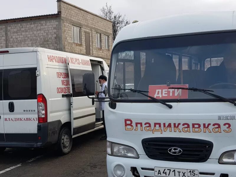 Сайт автовокзала владикавказа. Владикавказ Махачкала автобус. Дербент Владикавказ автобус. Автобус Владикавказ Москва. Владикавказ Дербент автобус номера.