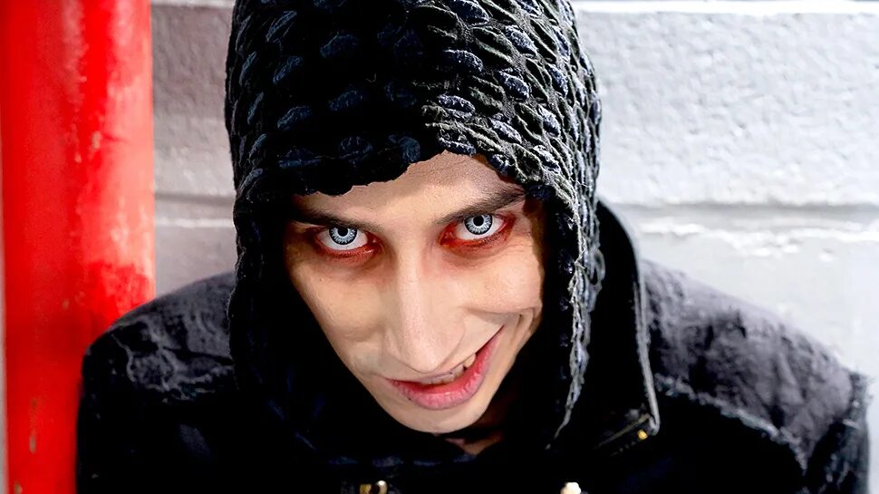 Вампир scally. Хайман вампир. Джонатан рид и леди эшбери. Vampyr джонатан рид и леди эшбери арт. Вампир scally.