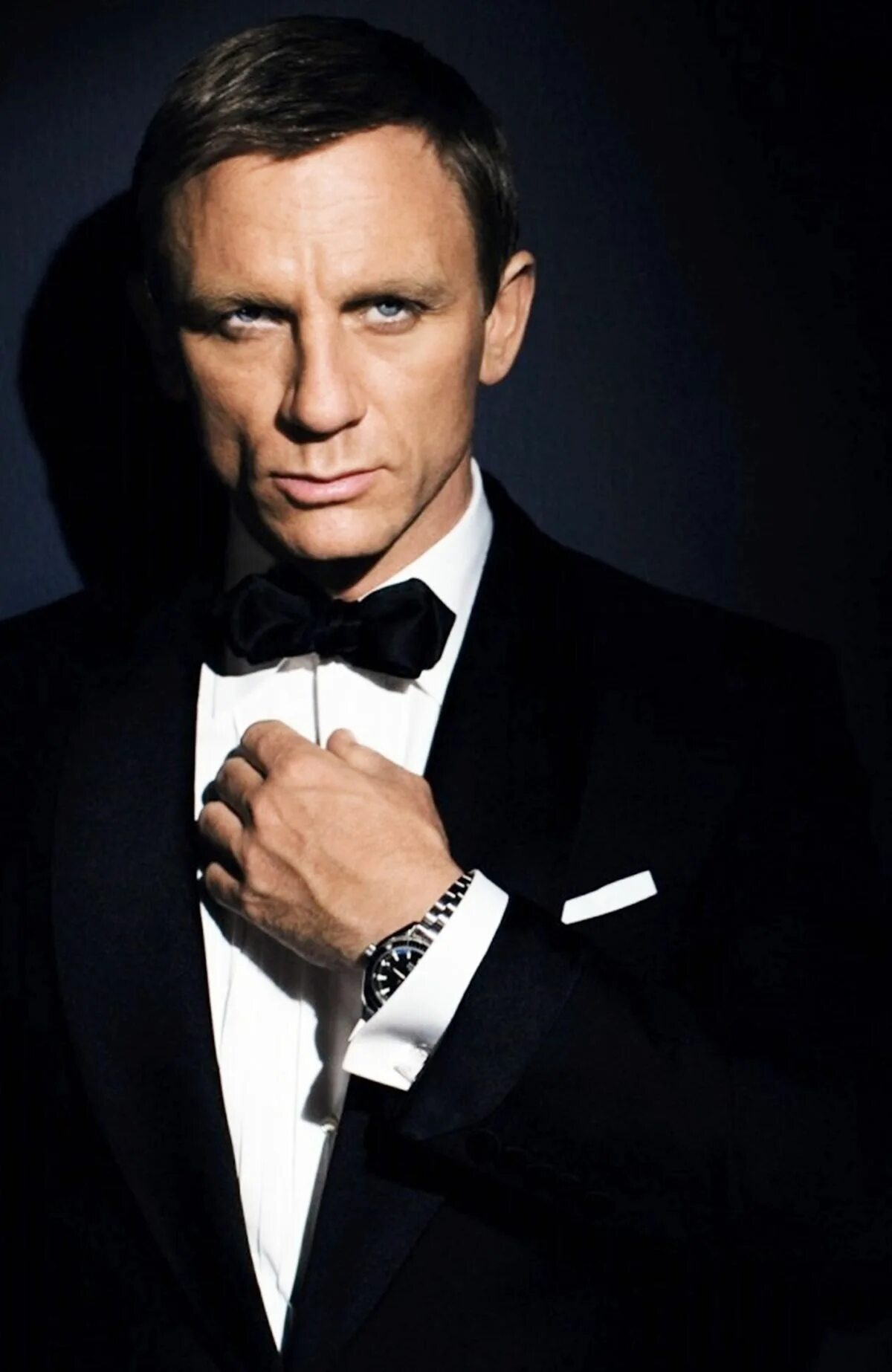 7 июля мужчина. Djajms Bond. Агент 007 Дэниел Крейг. Дэниел Крейг Бонд. Дэниел Крейг 007.