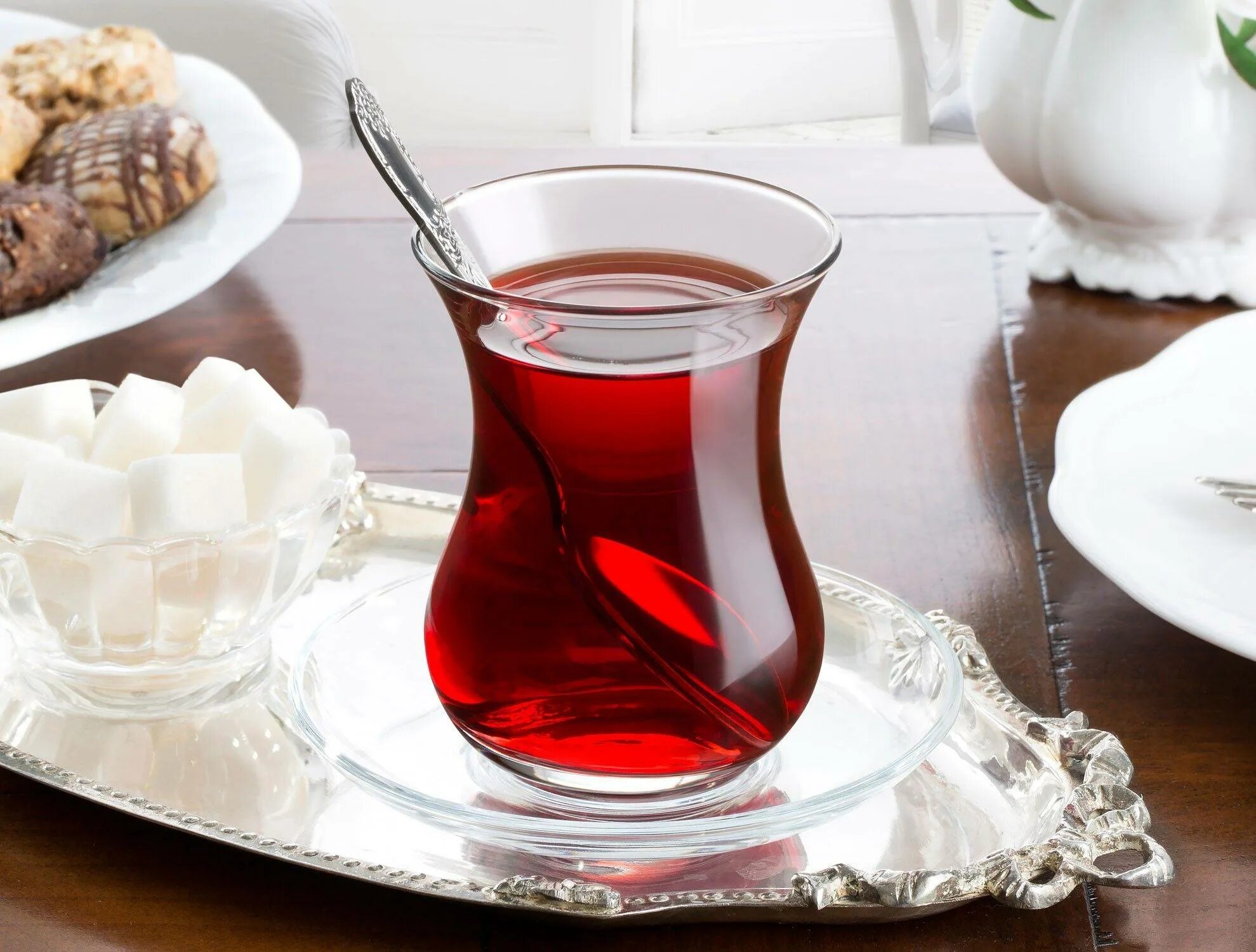 Азербайджанский стакан для чая. Pasabahce армуды с блюдцем. Армуду чай Азербайджан. Турецкие стаканы для чая. Чай в стакане.