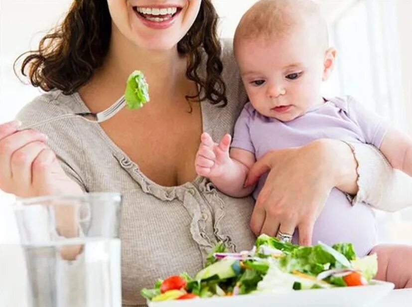 Мама и правильное питание. Мама с ребёнком на руках. Правильное питание для женщин. Еда на грудном вскармливании. Слушать еда мама