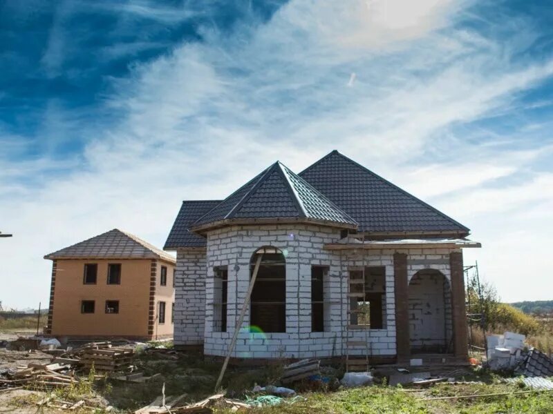 Дачи железногорск в сторону долбенкино. Село верхний любаж. Коттеджи курская область. Коттеджи курская область. Дом майская заря.