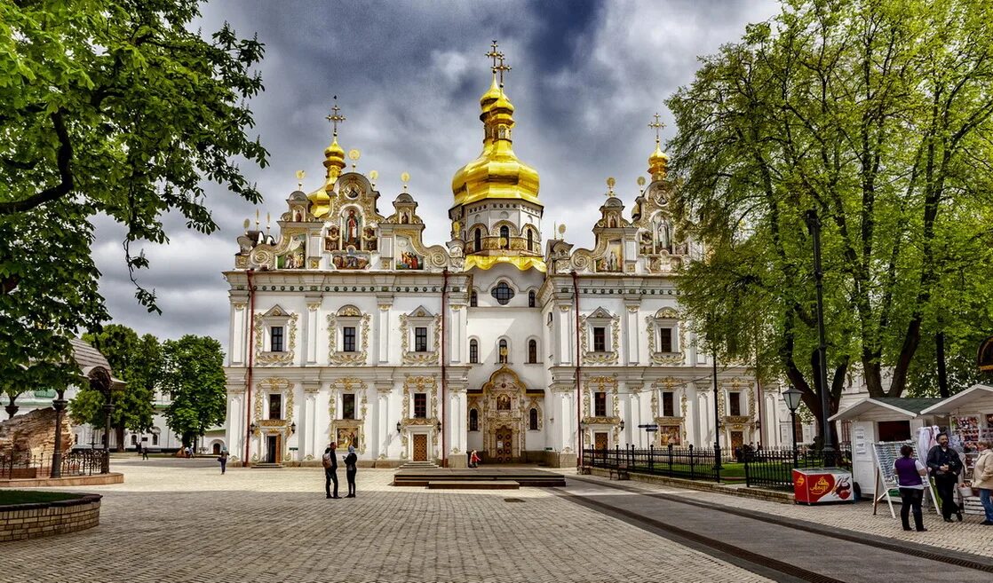 Успенский собор киево-печерской лавры. Киев успенский собор киево-печерской лавры. Успенский собор киево-печерского монастыря в киеве. Успенский собор киево-печерского монастыря. Храм успения киев.