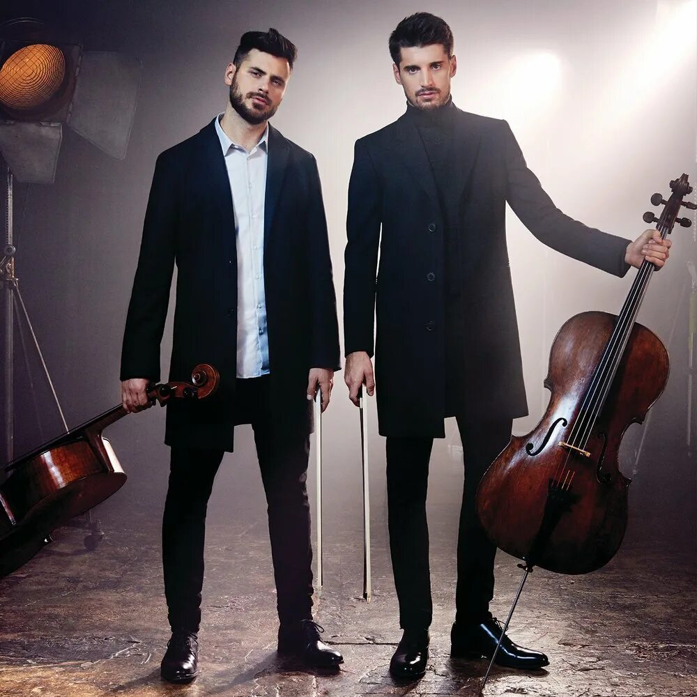 2cellos. Группа 2 Cellos. Дуэт на виолончелях 2cellos. Sounds 2.0