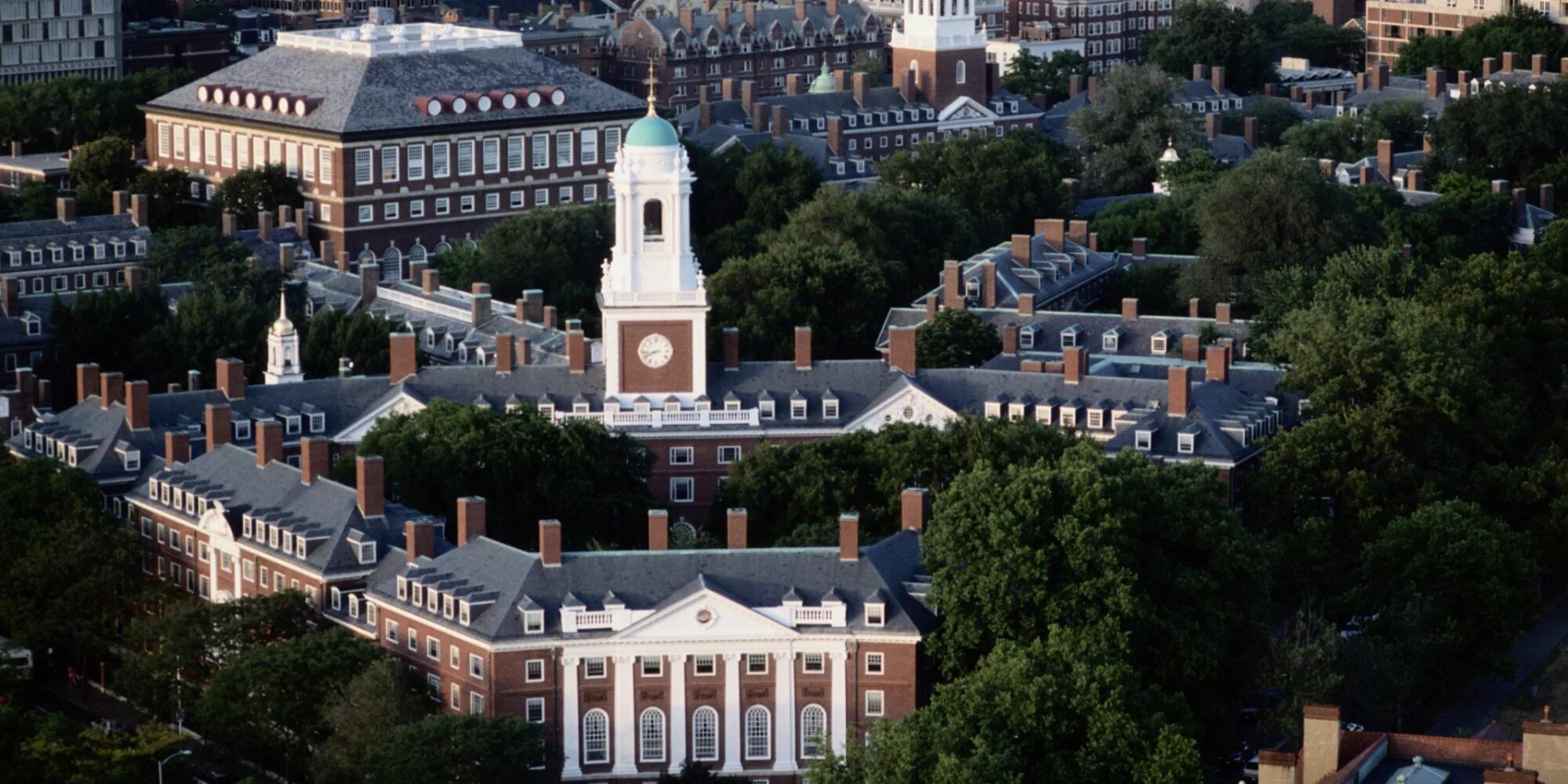 Harvard university cambridge. Гарвард университет. Кампус Гарварда. Гарвардский университет (Harvard University), США. Кембридж университет США.