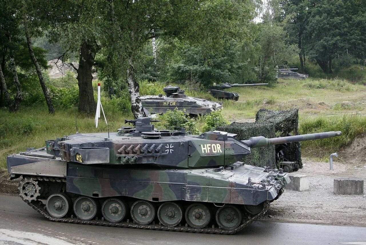 Леопард 2 количество. Бронетехника Бундесвера. Танк Leopard 2a6. Танки Leopard-2 Германия. Техника Бундесвера 2020.