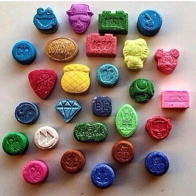 Колесо mdma. Таблы доны. Экстази монклеры. Таблетки экстази мдма. Таблетки наркотики экстази.