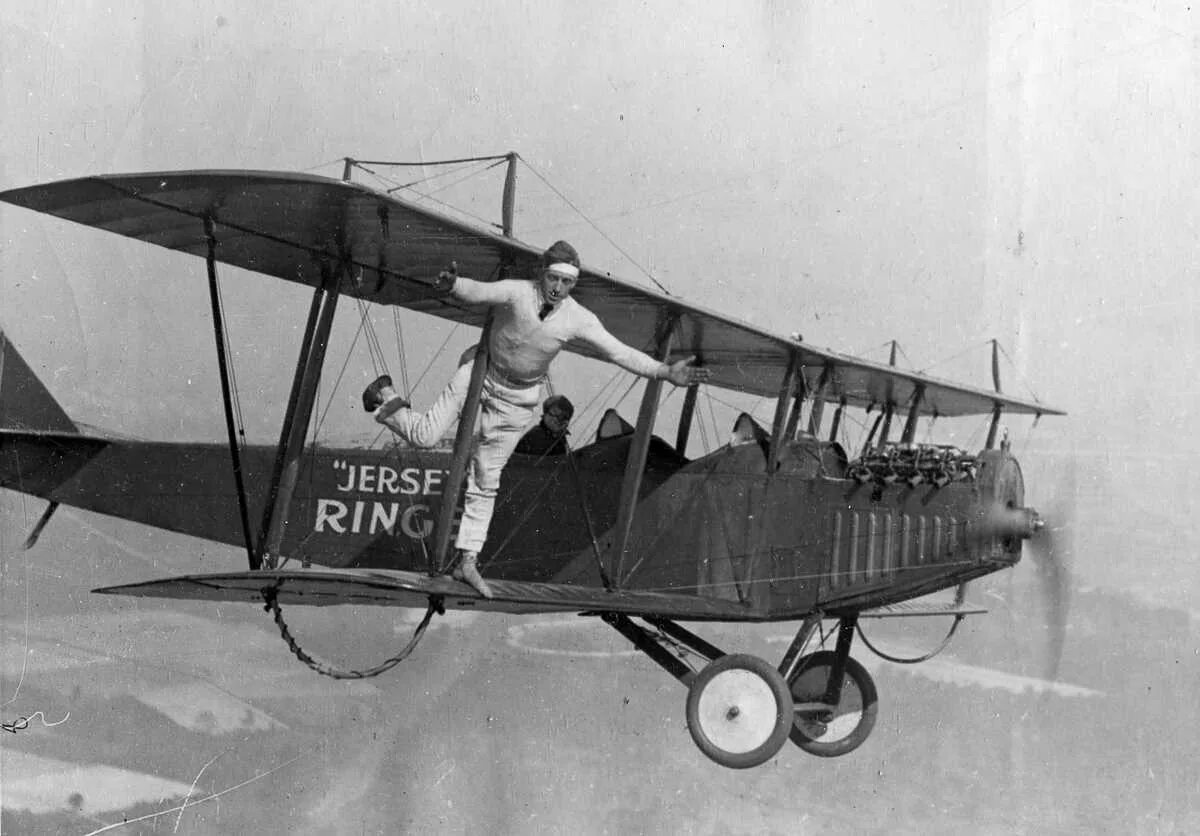Самолет движения первых. Самолеты бипланы ссср 1920-х годов сикорский 19. аэроплан 1920г. ормер локлир. самолет 1920 года.