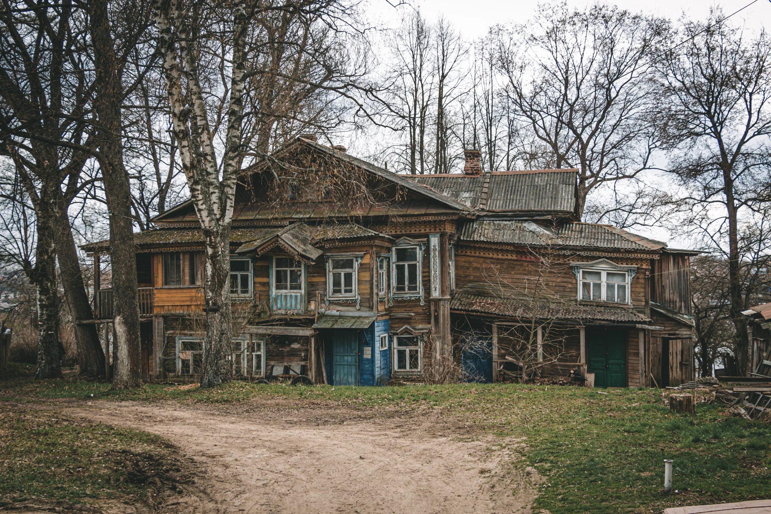 128 тутаев левый берег ярославль. Тутаев левый берег. Тутаев левый берег набережная. Левый берег Тутаев улочки. Деревня Борисоглеб Тутаев левый берег.