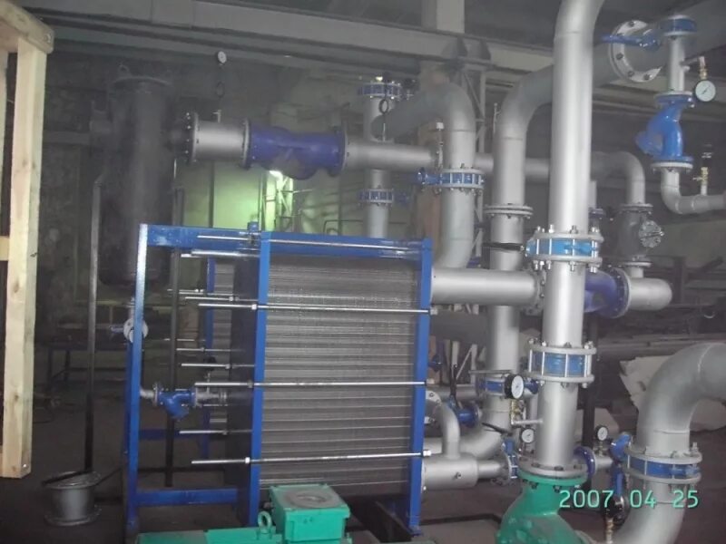 пластинчатый теплообменник 240 квт. тепловой пункт с теплообменником. теплообменник итп. теплообменник итп. блочный тепловой пункт бтп.