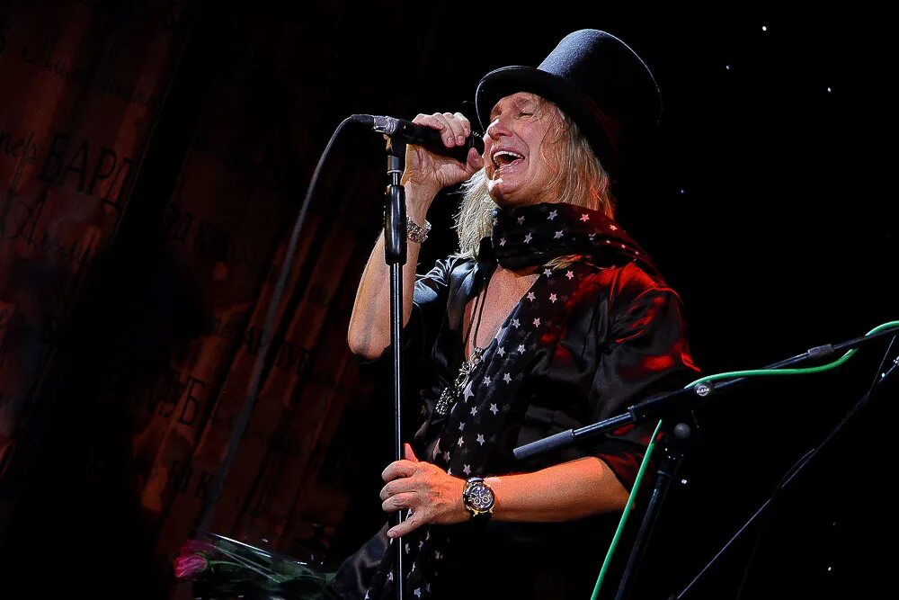 Группа рондо 1984. Лидер группы рондо. Александр иванов и группа рондо весенний концерт лепс. Александр иванов и группа «рондо». Группа рондо и монах киприан.