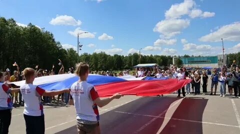 Прошел праздник день