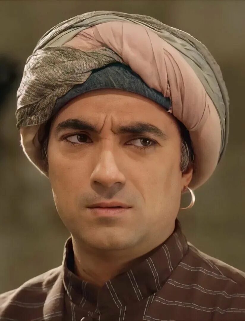 Бурак озчивит великолепный вк. Эрол айваз шехзаде сулейман. Ага по турецки. Ага по турецки. Селим байрактар сюмбюль-ага.