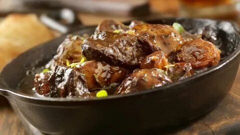 Тушеное мясо в масле