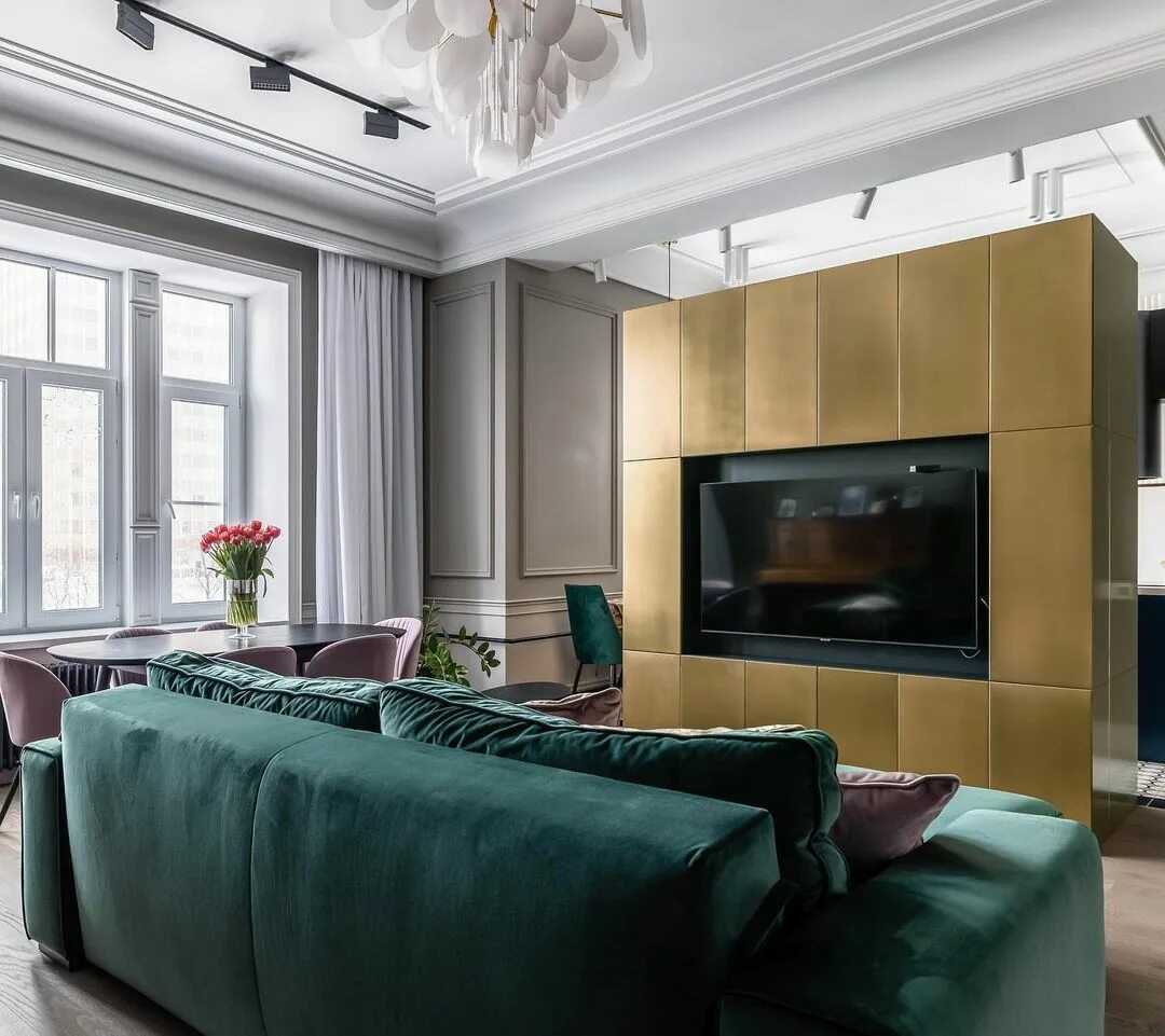 Lab 21 studio. Красивый офис. Кухня гостиная серая с деревом в интерьере. Двухэтажная спальня в квартире. Красивые малогабаритные квартиры.