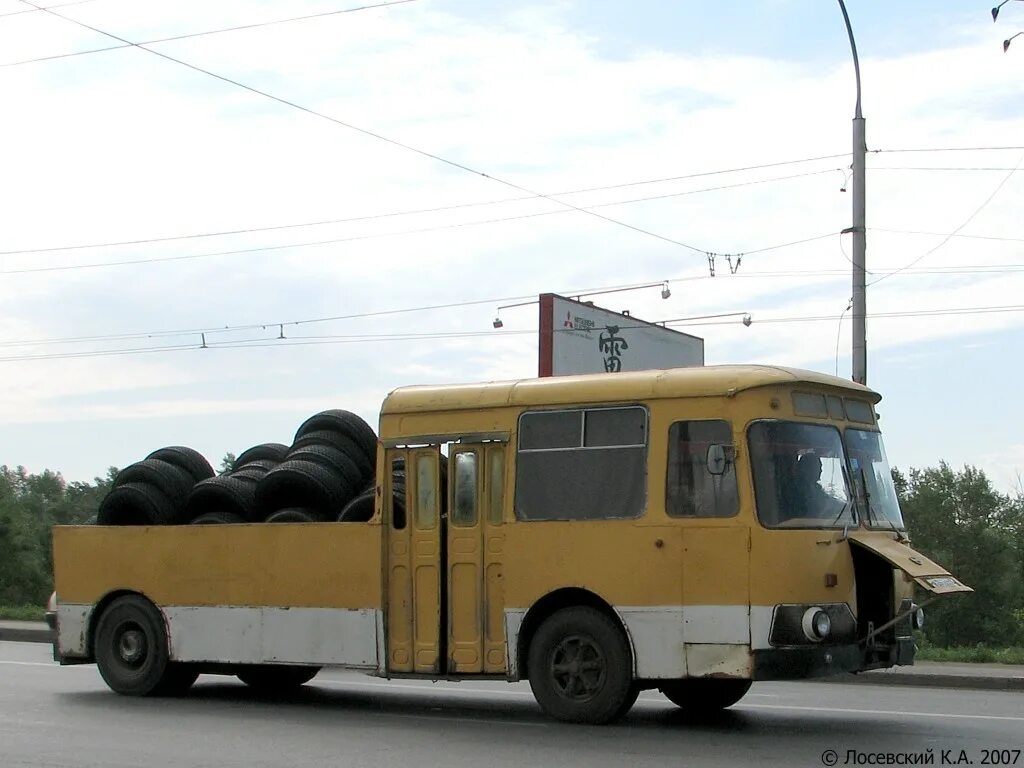 Грузовичков автобус. ЛИАЗ 677 грузовой. Автобус ЛИАЗ 677 гармошка. ЛИАЗ 677 С прицепом. ЛИАЗ 677 техпомощь.