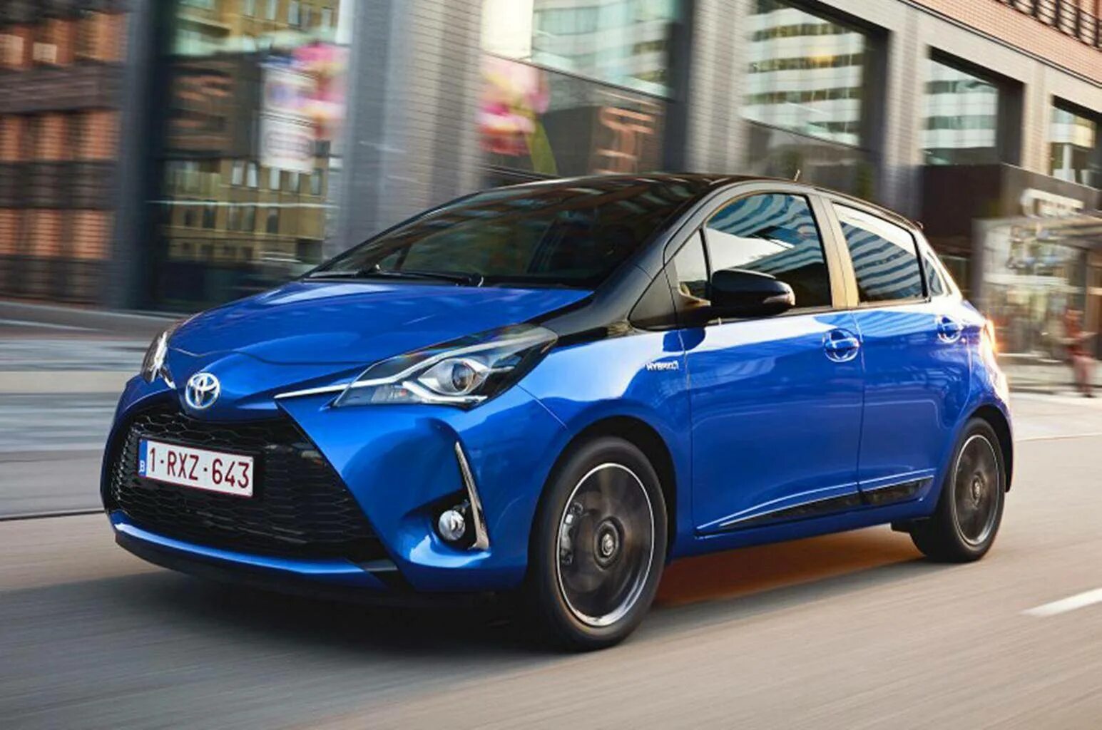 Toyota Yaris Hybrid 1.5. Toyota Yaris 2018 Hybrid. Toyota Yaris Hybrid 2022. Toyota Yaris 2017. Гибрид авто россия