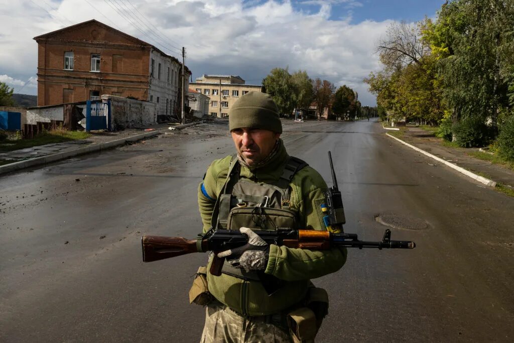 Ютуб военные новости. Украинские военные. Бойцы на Украине.