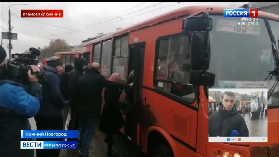 16 маршрутка нижний новгород. Общественный транспорт Нижний Новгород. Час пик в автобусе. Новости автобус Нижний Новгород. Автобусная толпея в час пик.