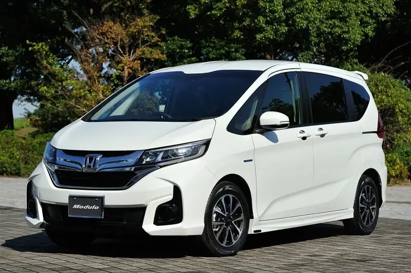 Honda freed 2022 гибрид. Хонда Фрид Спайк 2020. Honda freed 2 поколение. Honda freed Spike 2 поколение.