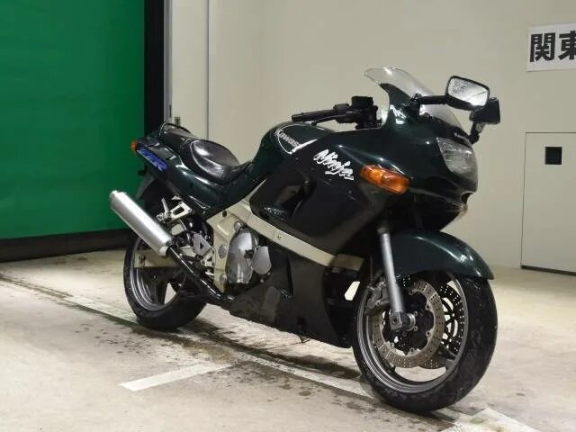 Кавасаки 1996 года. Мотоцикл кавасаки 1996 года. Zzr 400 фиолетовый. Кавасаки ниндзя 600 1996. Kawasaki zzr 400 1996.