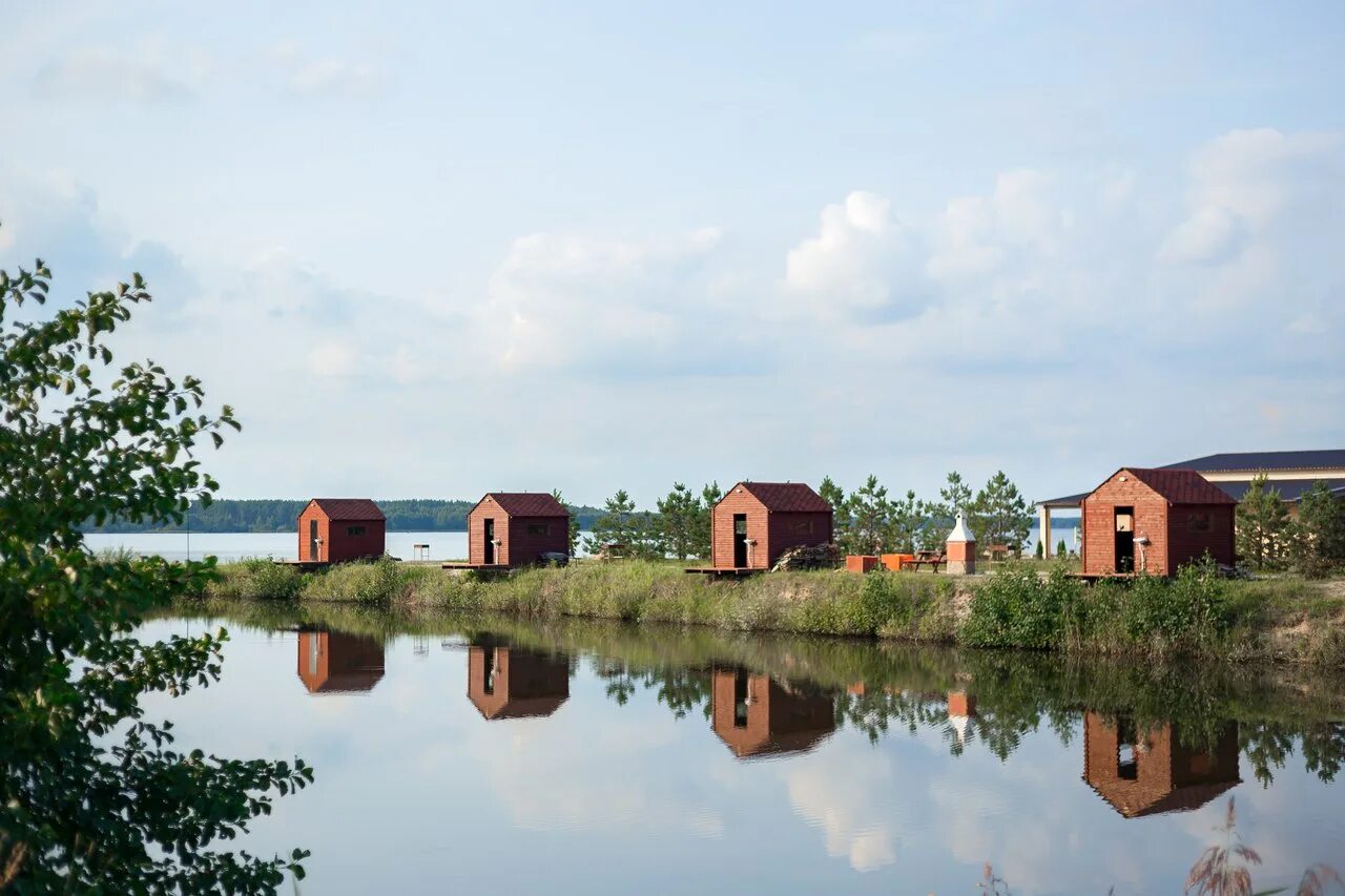 Св берег. Saint Lake Шатура. Saint Lake Шатура у Святого озера. Озеро святое Шатура. Saint Lake Шатура пляж.