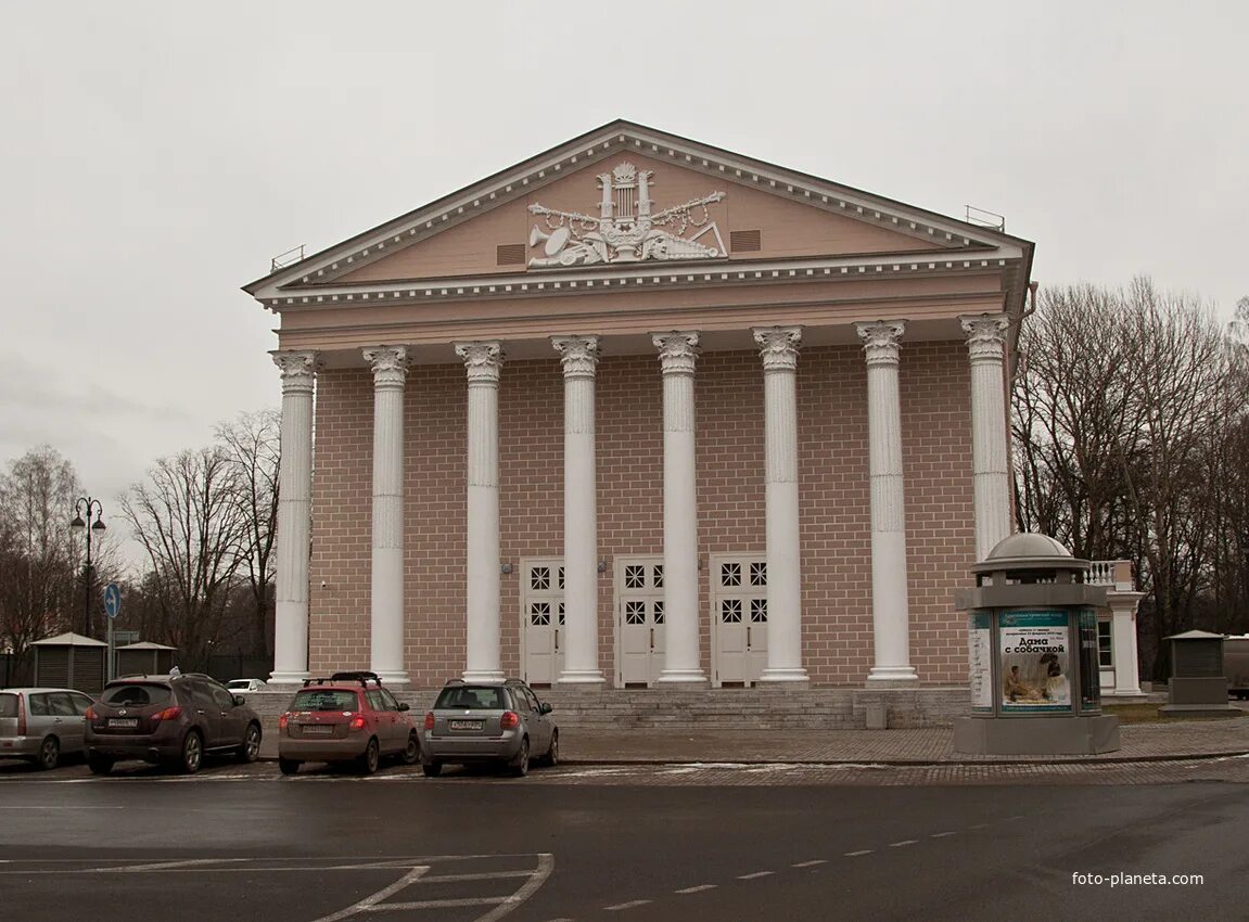 Площадь старого театра. Площадь старого театра 13. Театр Чкалов. Театр в Чкаловске. Чкаловский площадь