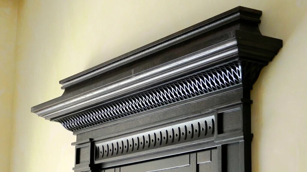 карниз на дверь. капитель мдф. декор пилястры. деревянная капитель. карниз двери.