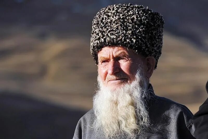 Три аксакала. Тебетейчен аксакал. Узбекские аксакалы. Туркменская папаха тельпек. Туркмен яшули.